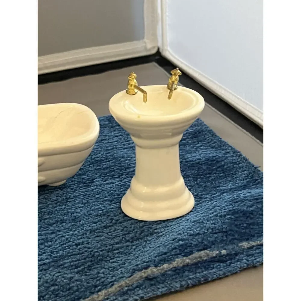 Unbranded vintage porcelain